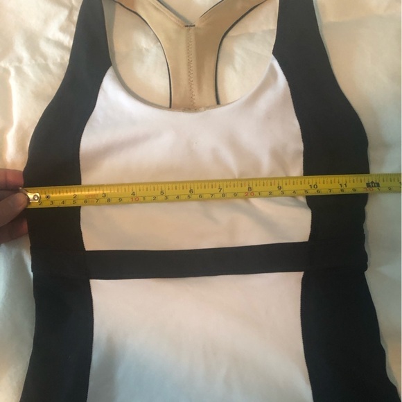 NWOT Lululemon Athletica size 0 Black and  White tank - Picture 6 of 12